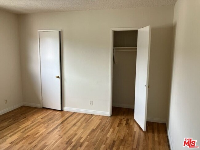 Building Photo - 1137 Wilcox Pl