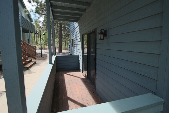Building Photo - Furnished 2 Bedroom Condo in Sunriver For ...