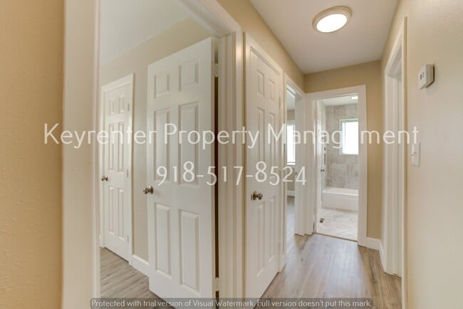 Building Photo - Recently Renovated 3 Bed 2 Bath in Collinsville!