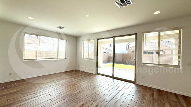 Building Photo - 14765 W Sand Hills Rd