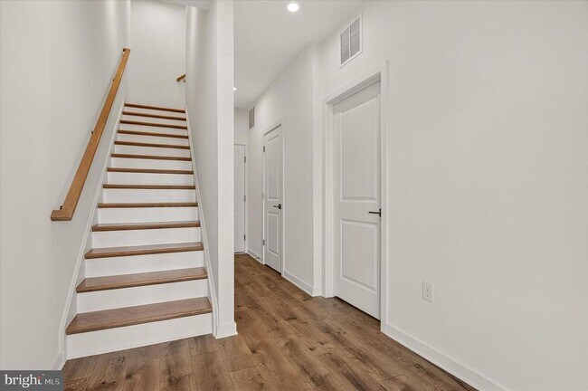 Building Photo - 43793 Mystic Maroon Ter