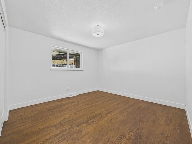 Building Photo - 1370-1372 Zenobia St.