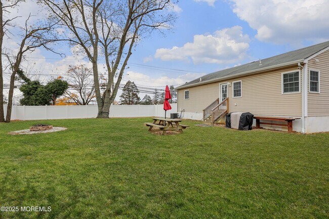 Building Photo - 58 Richardson Ave