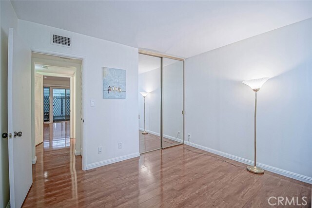 Building Photo - 4950 Louise Ave