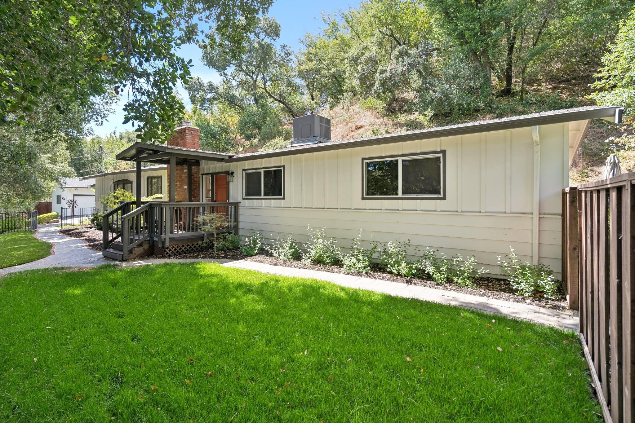 Building Photo - 3575 Springhill Rd
