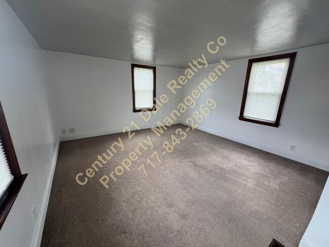Building Photo - 1 Bedroom 1 Bath Home with a bonus room in...