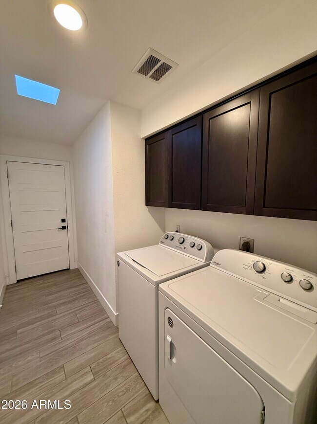 Building Photo - 8702 E San Ardo Dr
