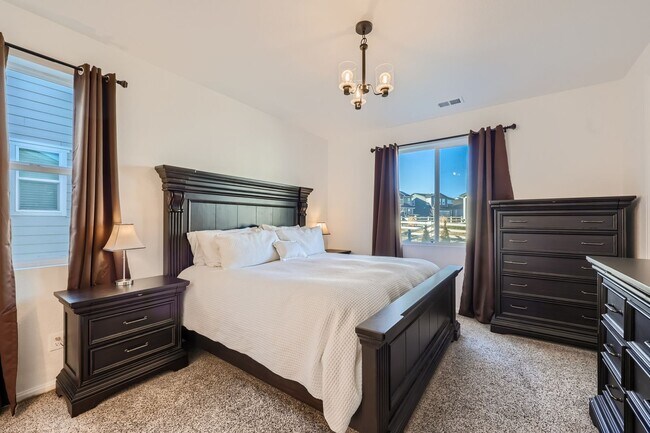 Building Photo - Modern Comfort in Castle Rock: 2-Bed, 2-Bath Home!!