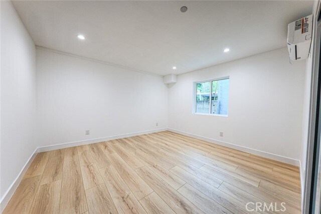 Building Photo - 1527 S Carmelina Ave