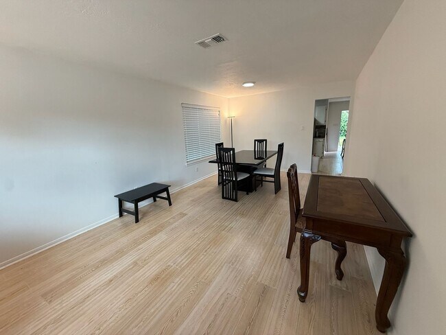 Building Photo - 2722 Springstone Dr