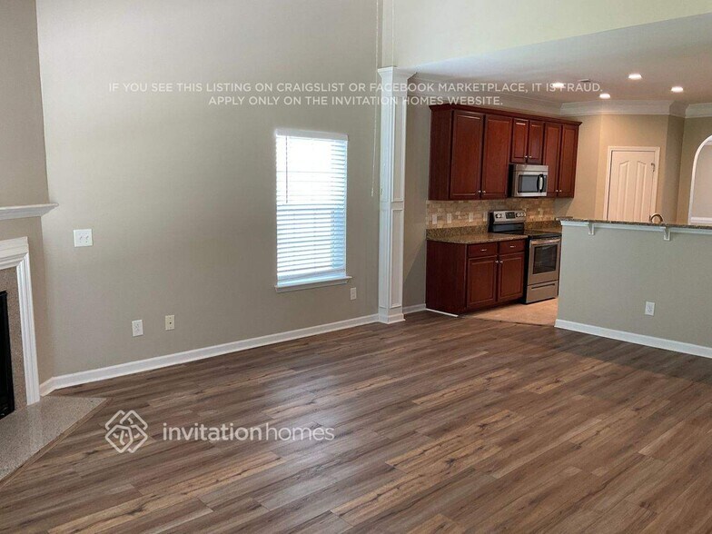 Building Photo - 4345 Glenmore Creek Dr