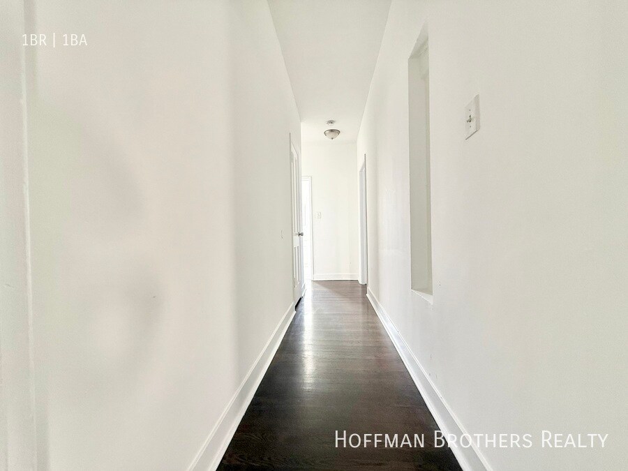 Building Photo - 5447 1/2 Harold Way