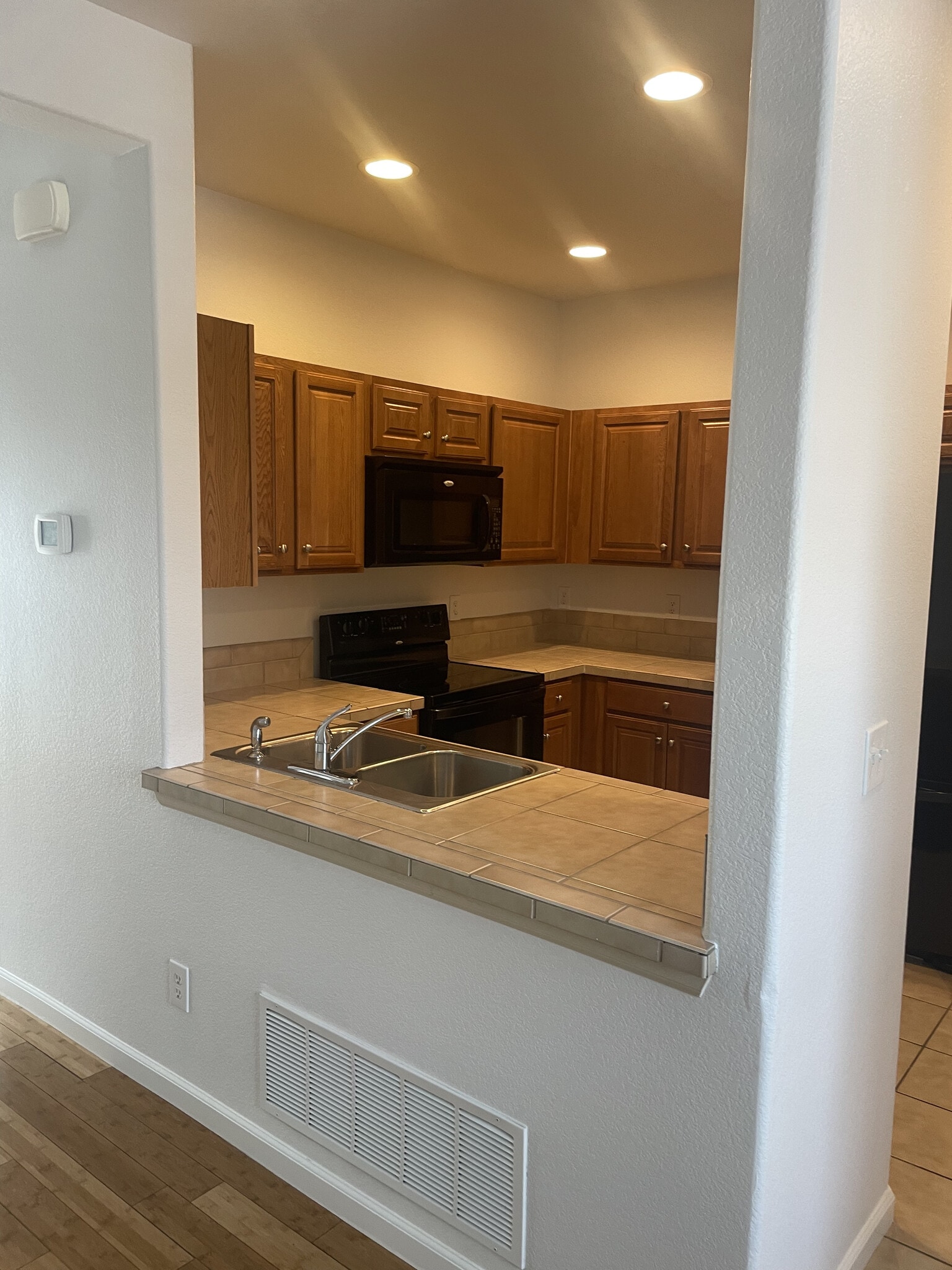 Building Photo - 1109 Trask Heights