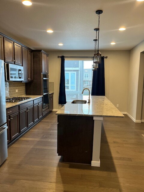 Building Photo - "Charming 2-Bedroom Retreat with 2 Full Baths and Spacious 1793 sq ft Layout in Castle Rock!"