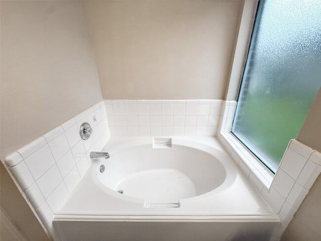 Building Photo - 3310 N Mason Rd