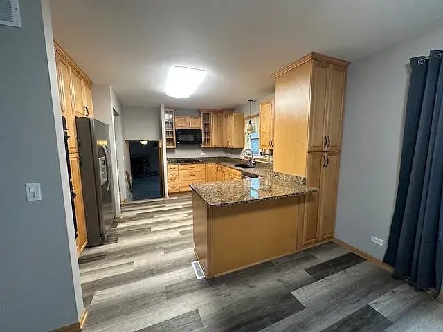 Building Photo - 590 Alice Pl