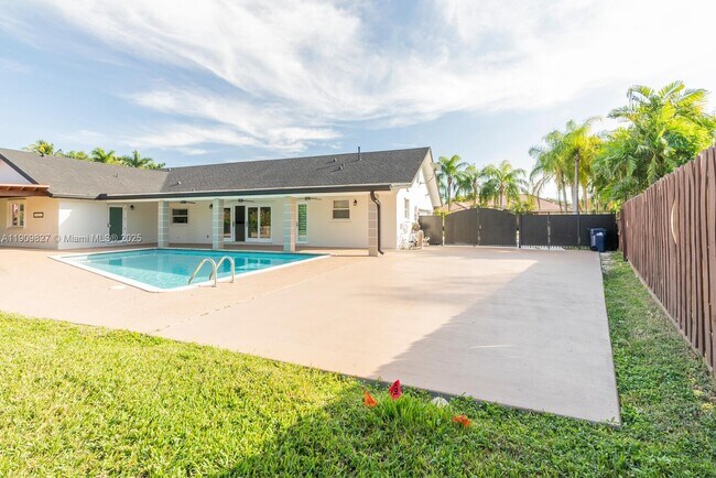 Building Photo - 8425 SW 185th St