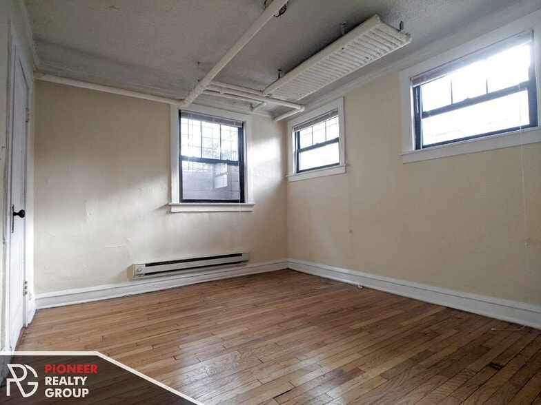 Building Photo - 2241 N Bissell St