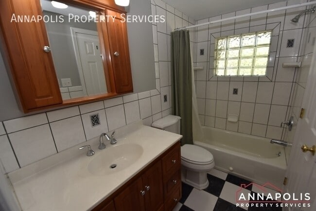 Building Photo - 804 Pin Oak Rd