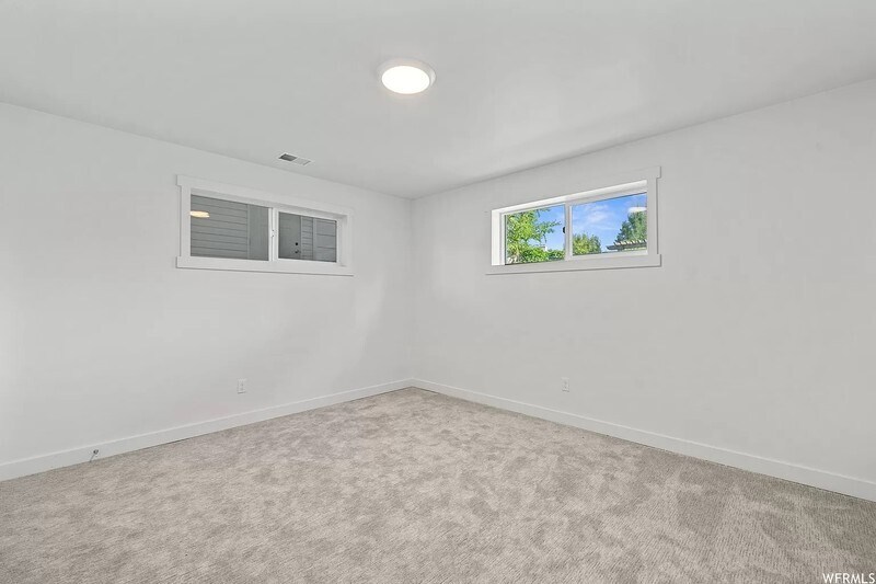 Building Photo - 1520 E 7380 S