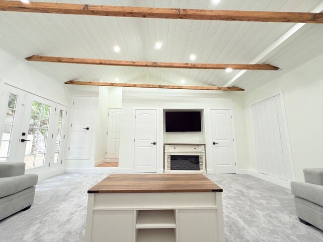 Building Photo - Luxury 3-Bedroom + Bonus Room Home in Gate...