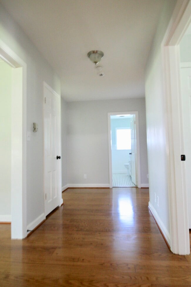 Building Photo - 203 Dorsey Way