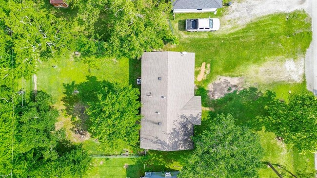 Building Photo - 3210 Ridgefield Rd