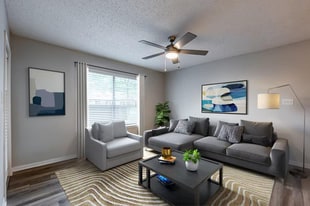 Building Photo - 160 E 95th St