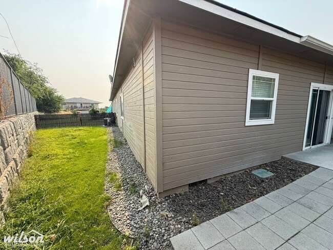 Building Photo - 7905 Skyline Way
