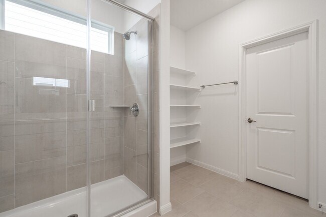 Building Photo - 848 Long Run