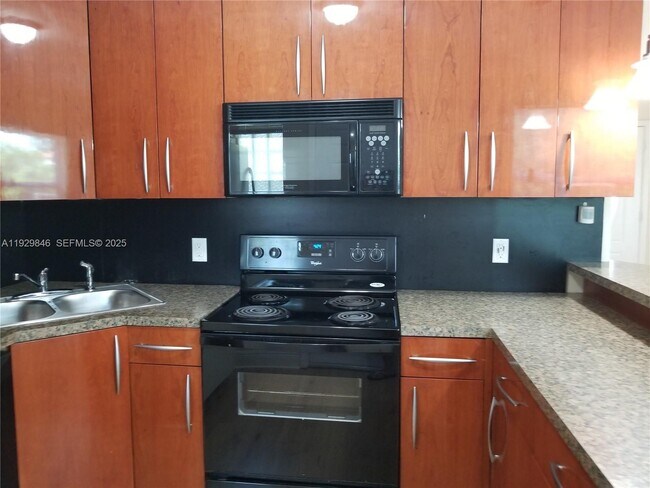 Building Photo - 1085 NW 133rd St