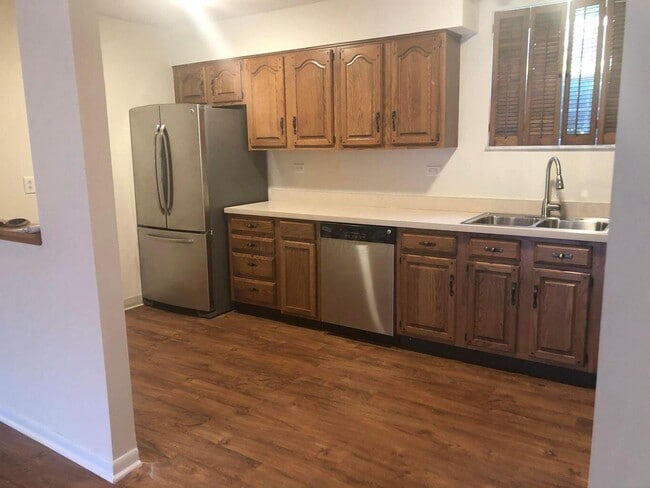 Building Photo - 1391 Bluff Ave