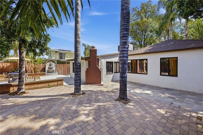 Building Photo - 6845 Aura Ave
