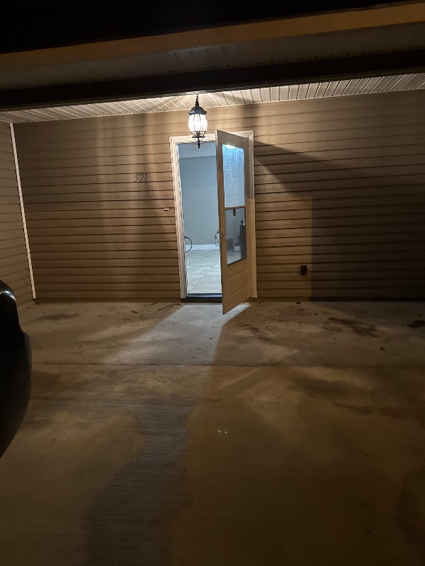 Building Photo - 521 Lee Dr