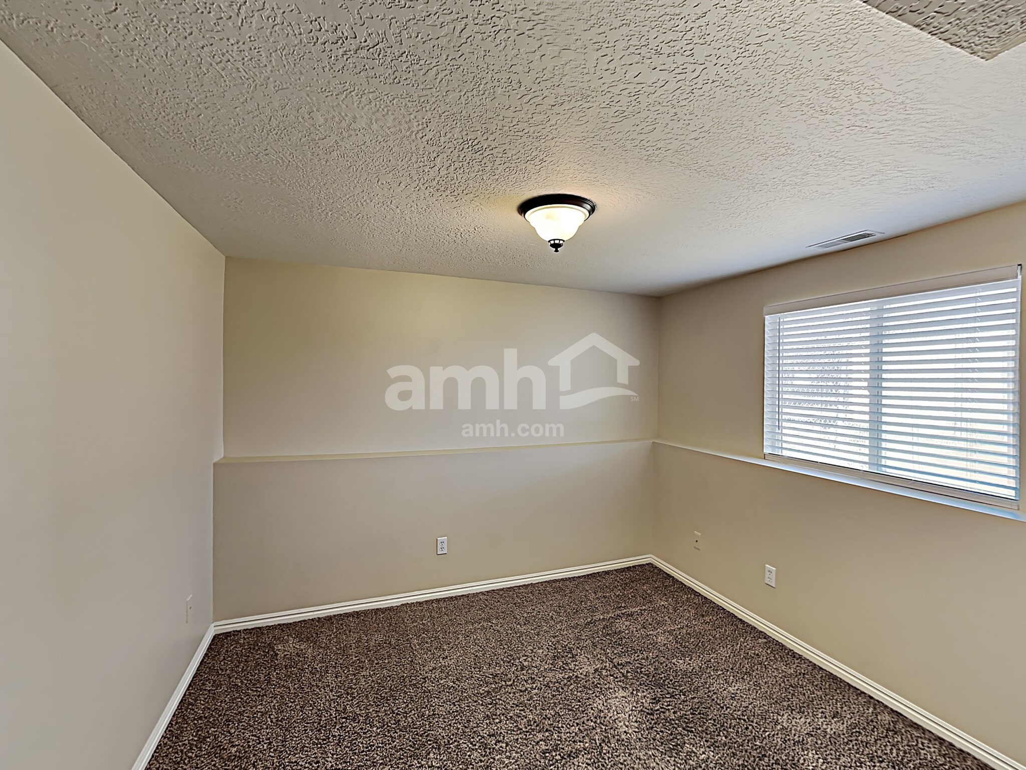 Building Photo - 2384 W 2200 S