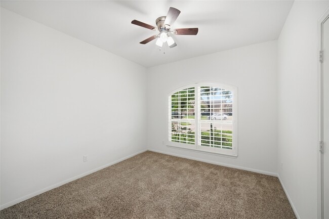 Building Photo - 3831 Daintree Park Dr