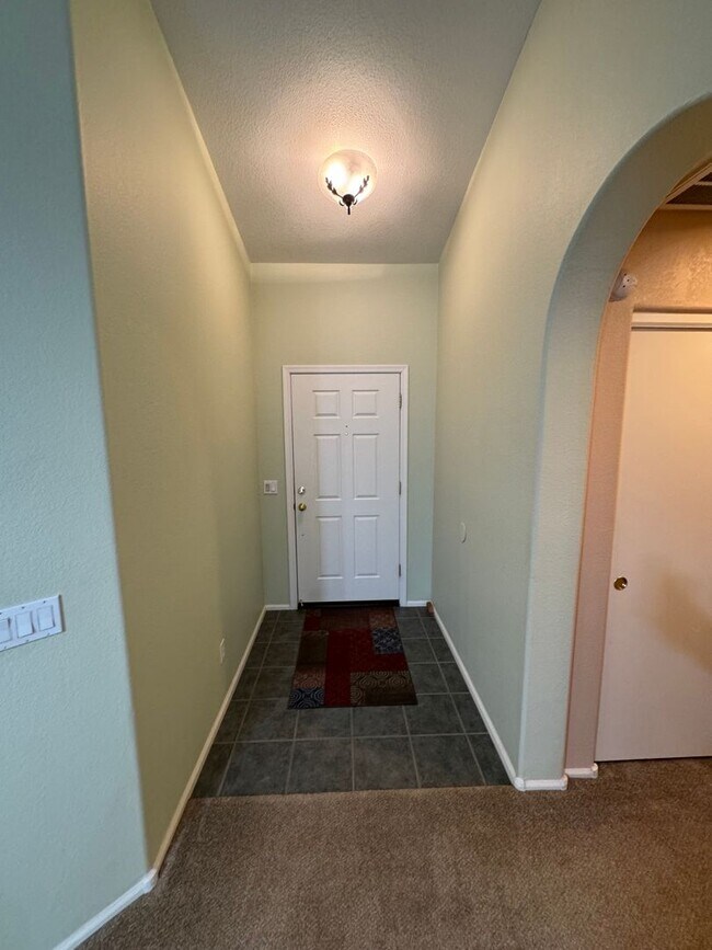 Building Photo - COZY HOME