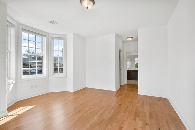 Building Photo - 55 1st St