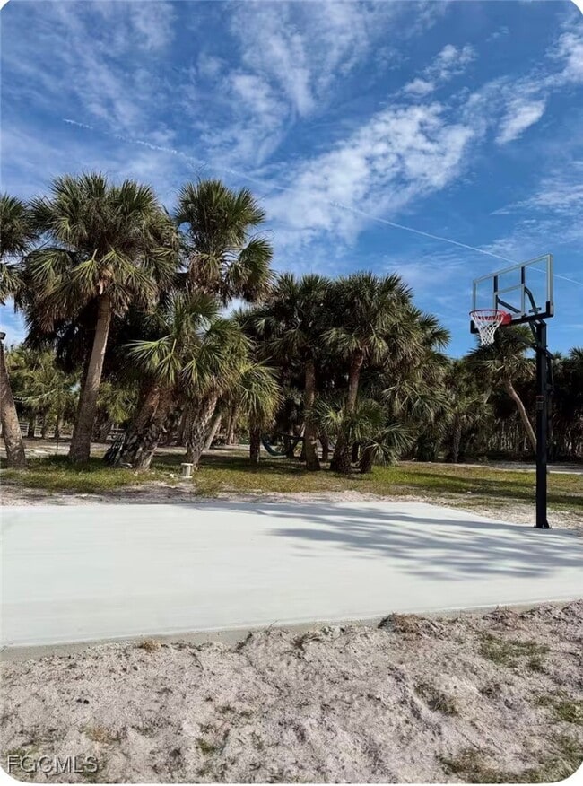 Building Photo - 10440 Yacht Basin Dr