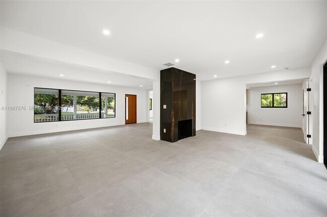 Building Photo - 235 NE 91st St