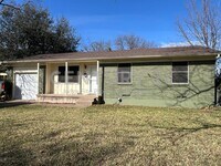 Building Photo - Charming 3/1/1 Bungalow in Waxahachie For Rent!
