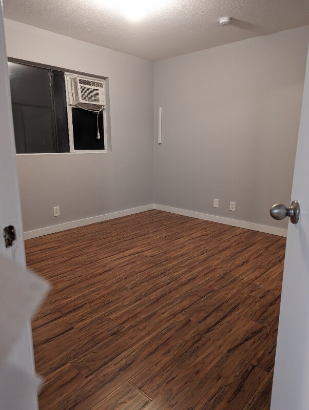 Building Photo - 7014 Lanewood Ave