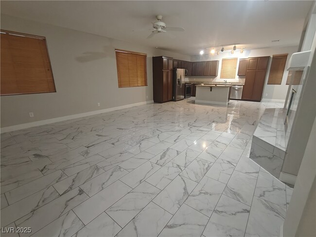 Building Photo - 492 Grassrange Ln