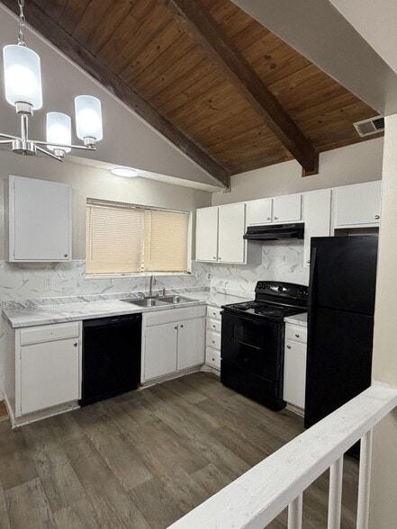 Building Photo - 3575 Oakvale Rd