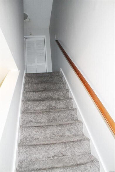 Building Photo - 4816 Regal Dr