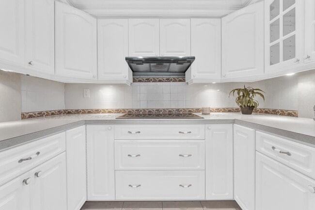 Building Photo - 5921 NE 15th Ave