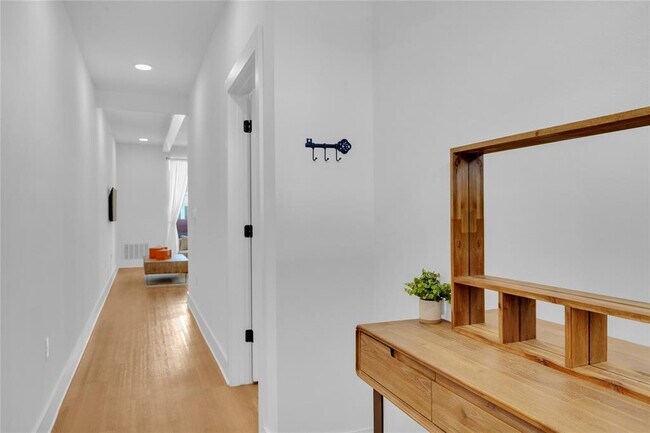 Building Photo - 4704 Sunset Trail