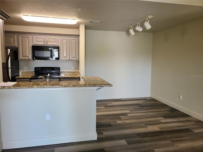 Building Photo - 8911 Manor Loop