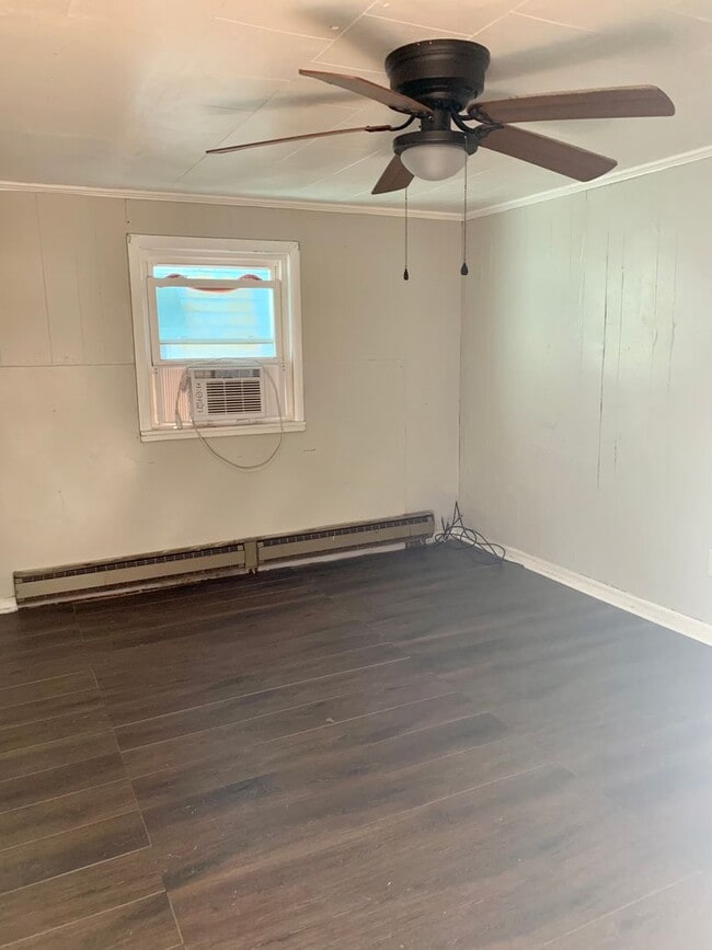 Building Photo - 308 N 14th St