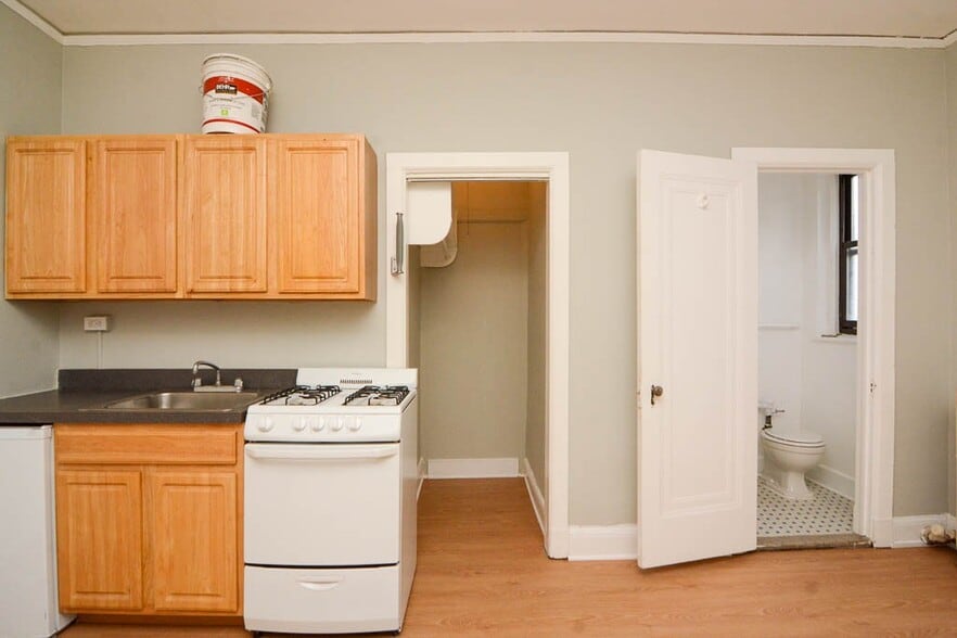 Building Photo - 3836 N Fremont St